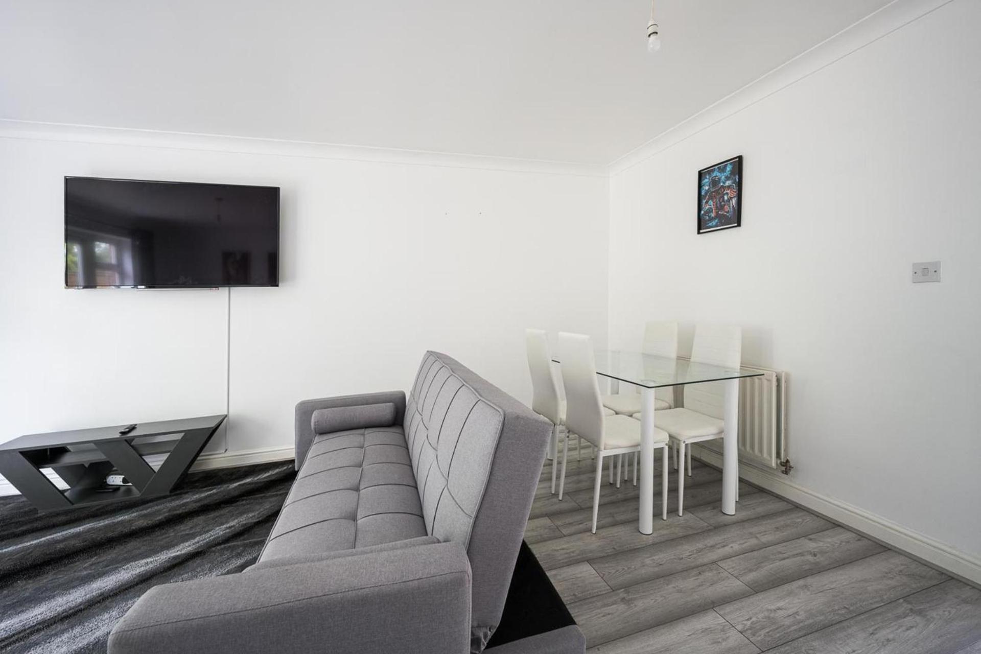 House-Sleeps7-Parking-Garden-Sportschannels Maidstone Exterior foto